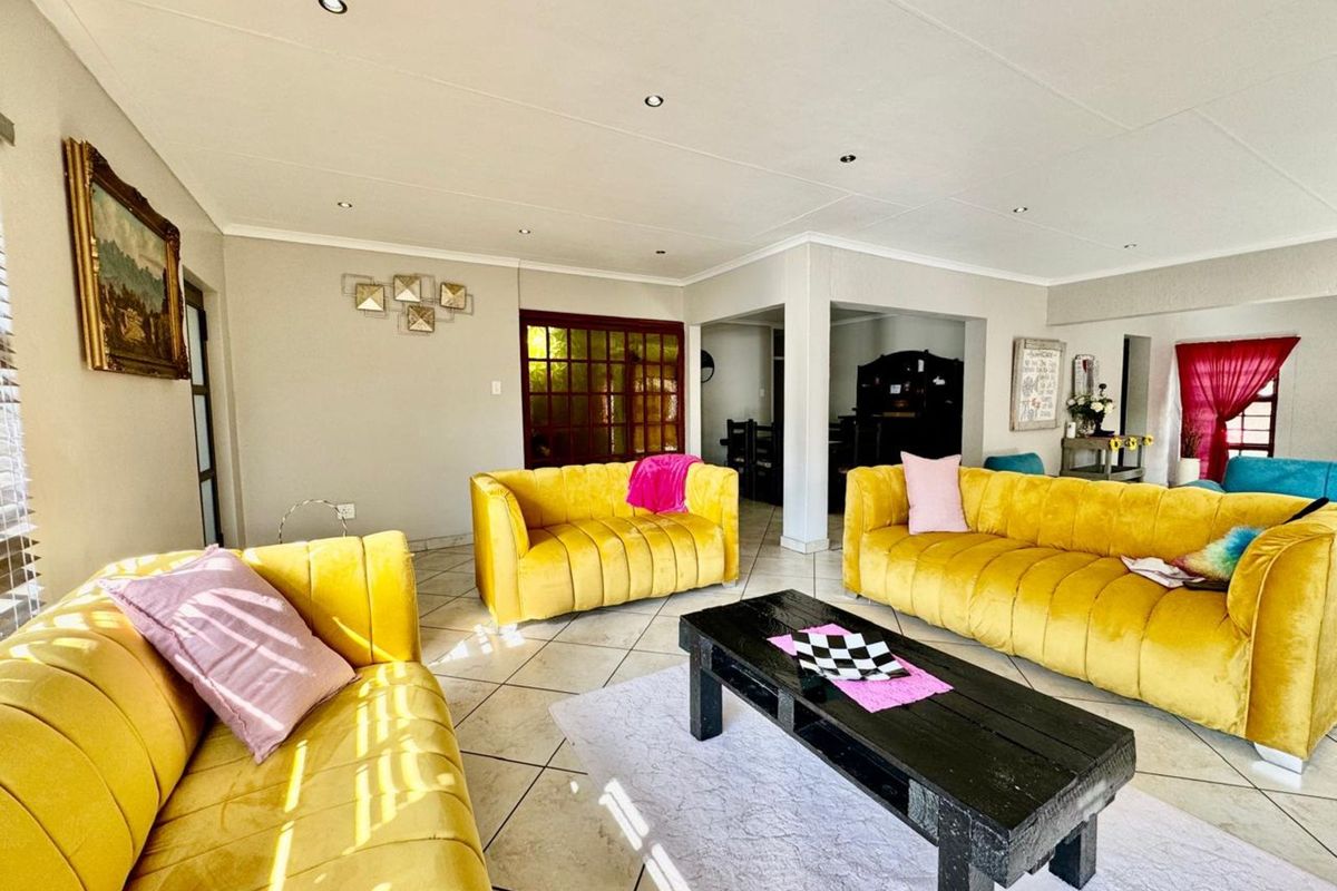 House For Sale in Secunda Central - Photo 5