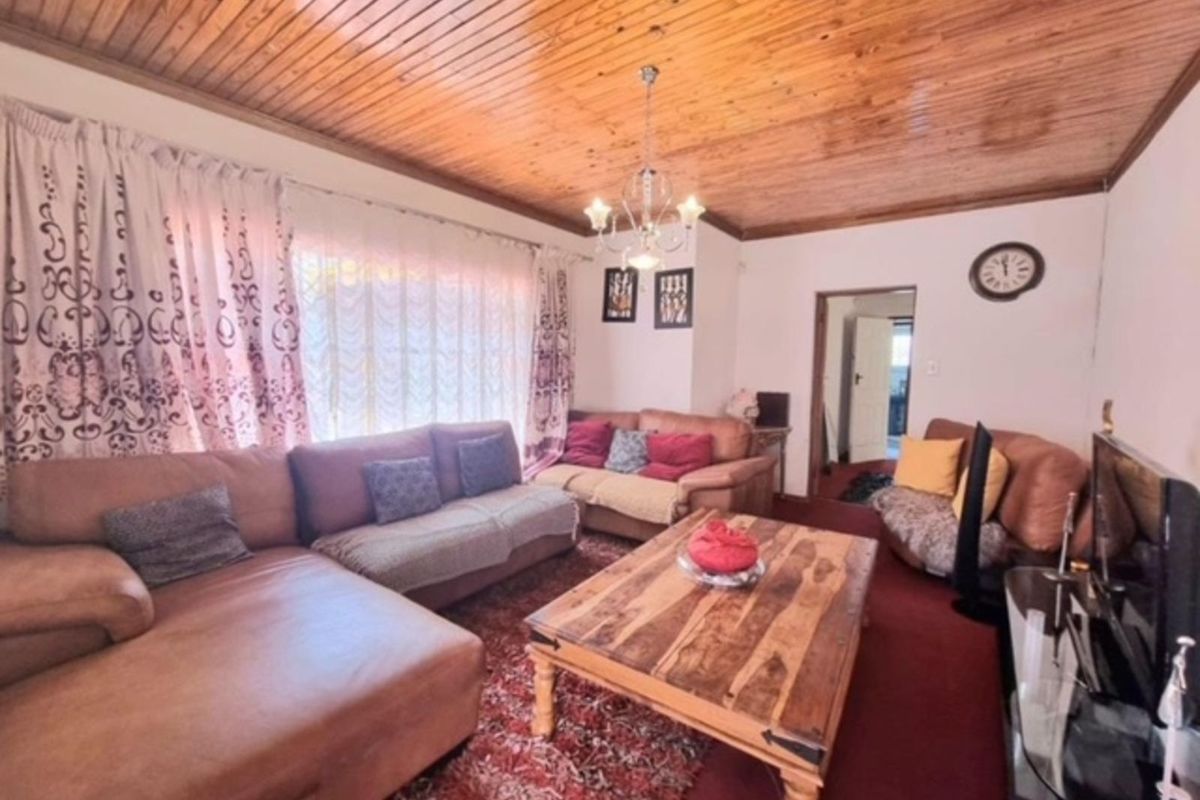 House For Sale in Seshego - Photo 3