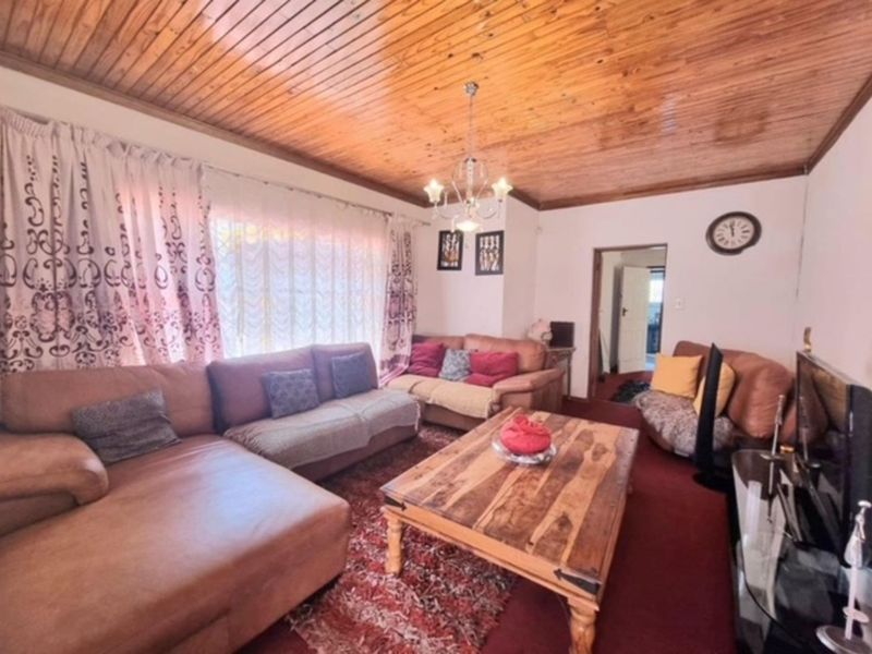 House For Sale in Seshego - Photo 3