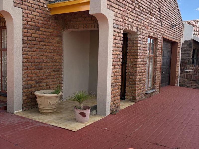 House For Sale in Seshego - Photo 6