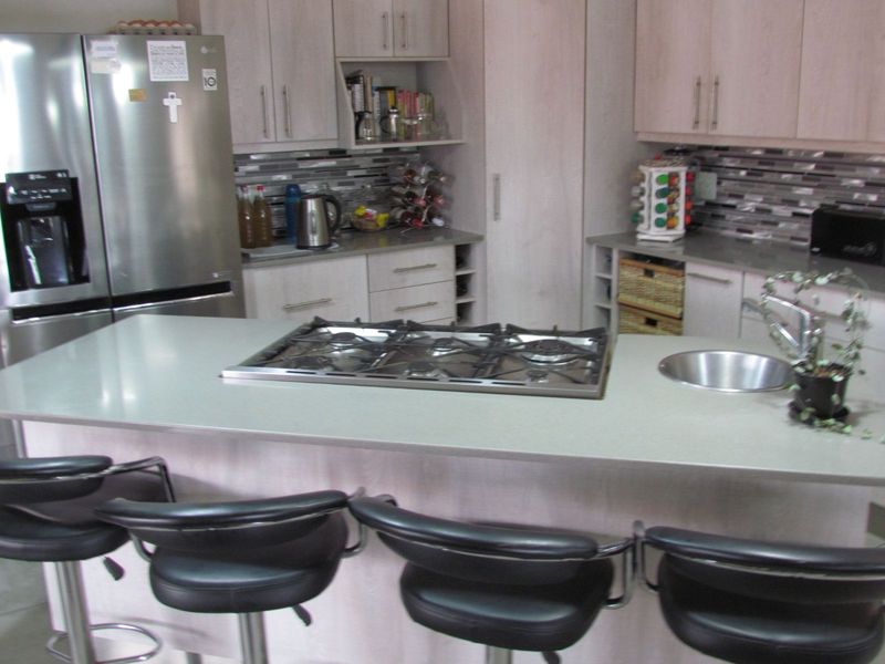 House For Sale in Avonddans - Photo 3