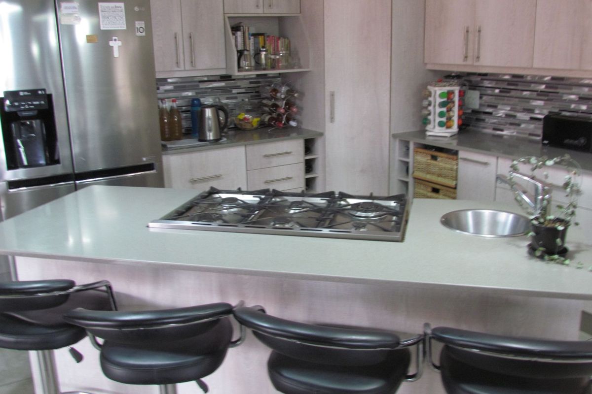 House For Sale in Avonddans - Photo 3