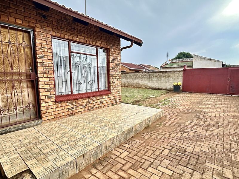 House For Sale in Ekangala - Photo 2