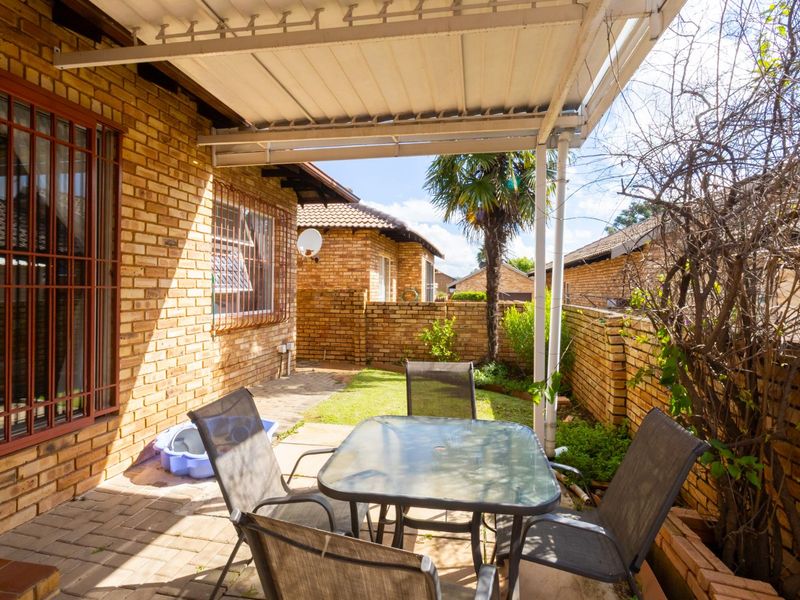 Townhouse For Sale in Honeydew Ridge - Photo 6