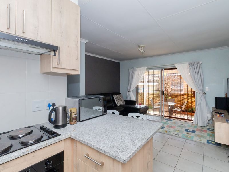 Townhouse For Sale in Honeydew Ridge - Photo 4