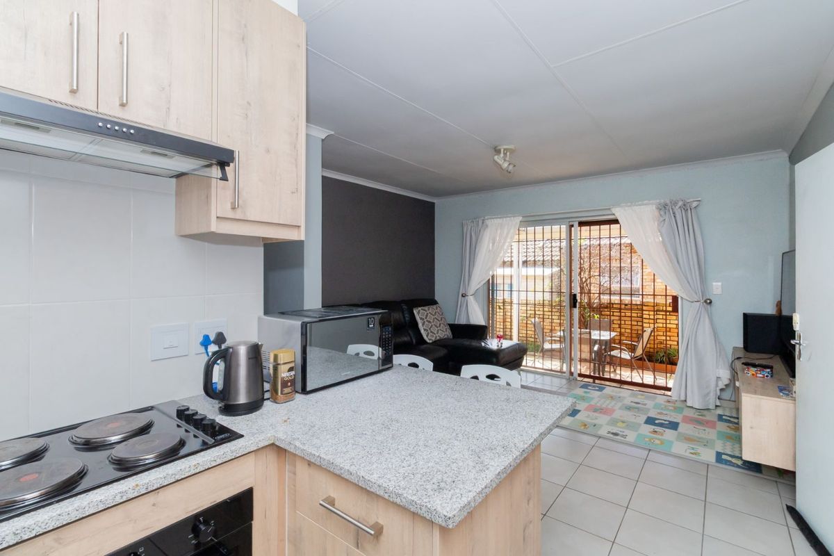 Townhouse For Sale in Honeydew Ridge - Photo 4