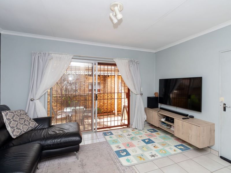 Townhouse For Sale in Honeydew Ridge - Photo 5