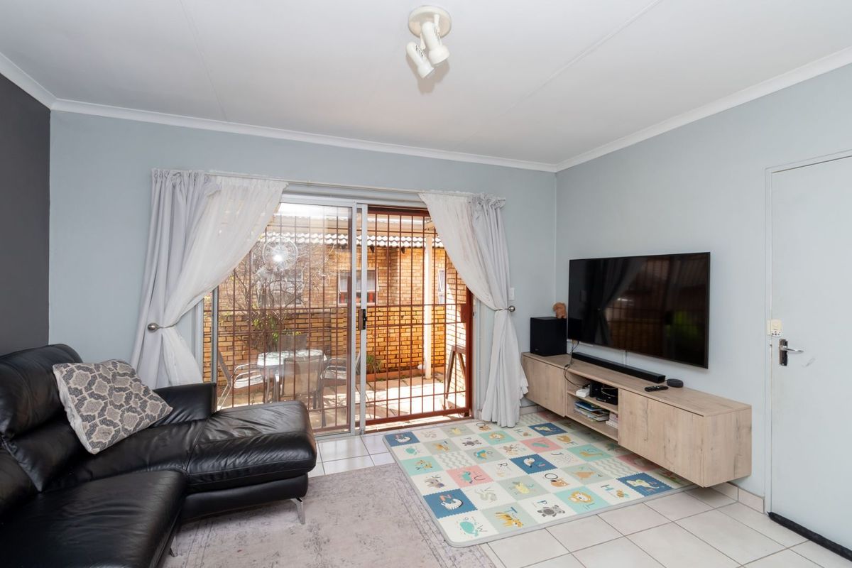 Townhouse For Sale in Honeydew Ridge - Photo 5