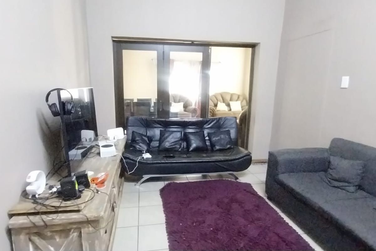 House For Sale in De Beers - Photo 3