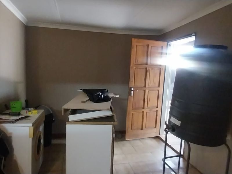 House For Sale in De Beers - Photo 9