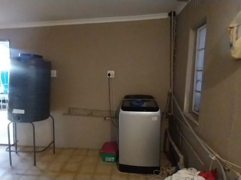 House For Sale in De Beers - Photo 8