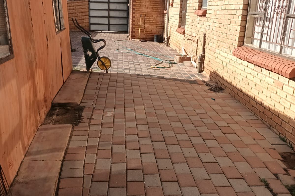 House For Sale in Mabopane Central - Photo 5