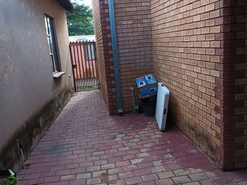 House For Sale in Mabopane Central - Photo 9