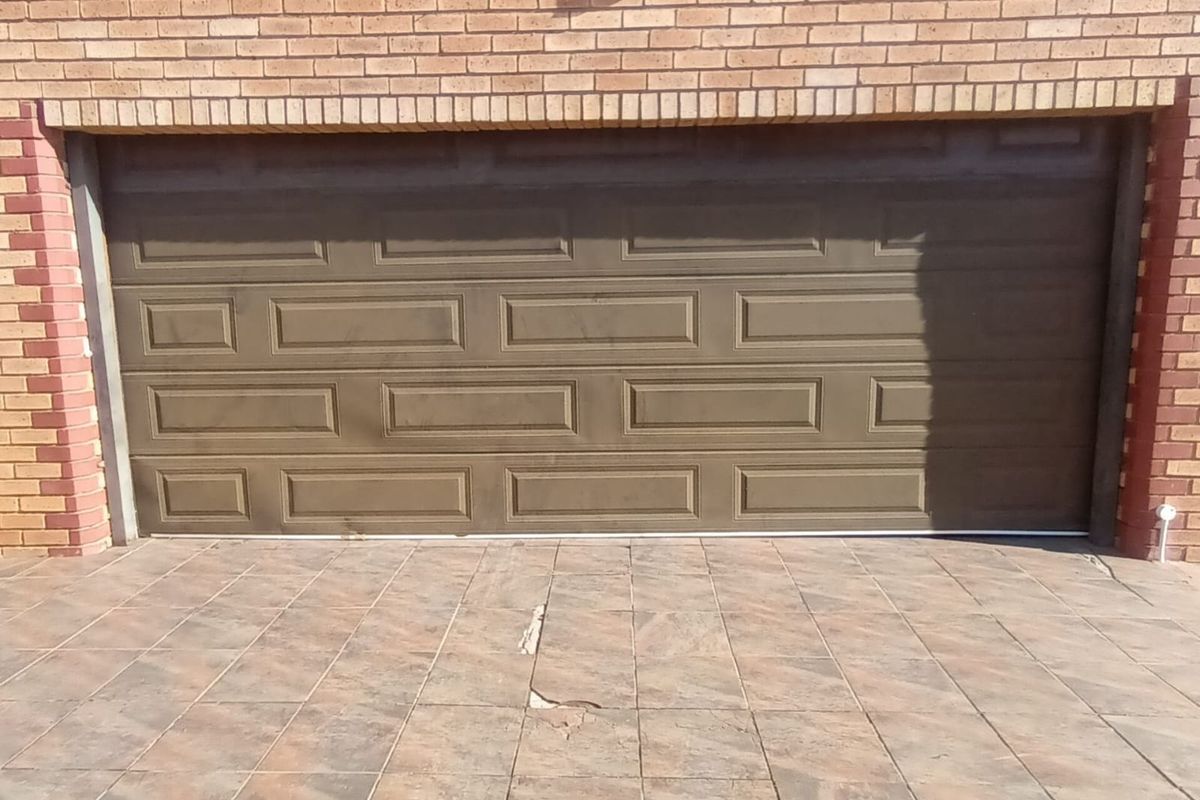 House For Sale in Mabopane Central - Photo 2