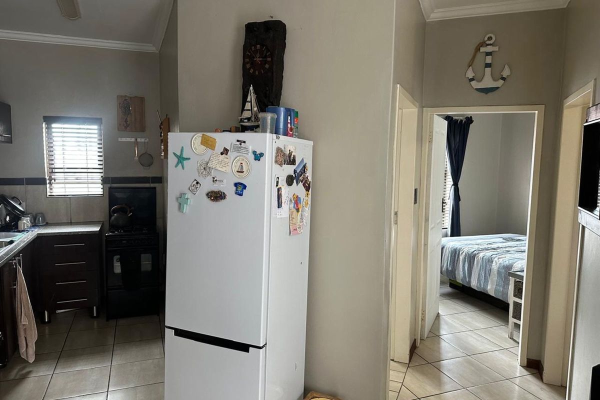 Townhouse For Sale in Terra Nova - Photo 2