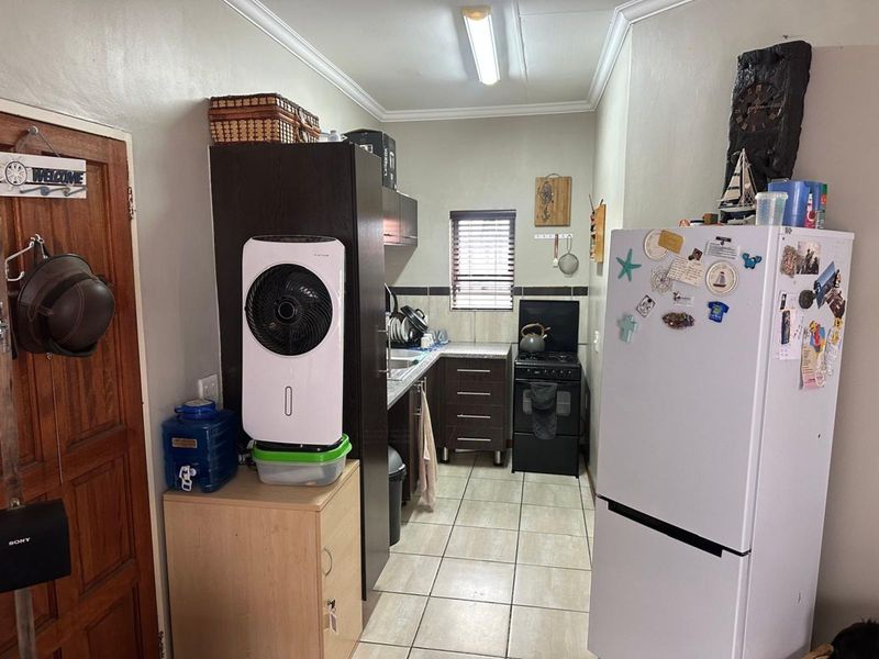 Townhouse For Sale in Terra Nova - Photo 3