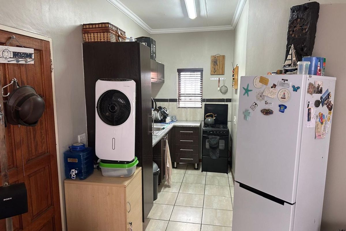 Townhouse For Sale in Terra Nova - Photo 3