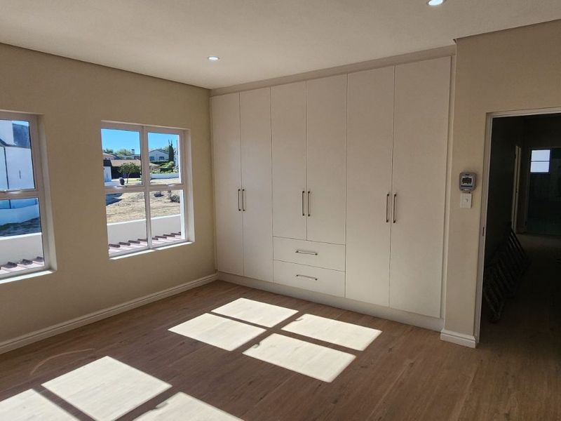 House For Sale in Mount Royal Golf Estate - Photo 8