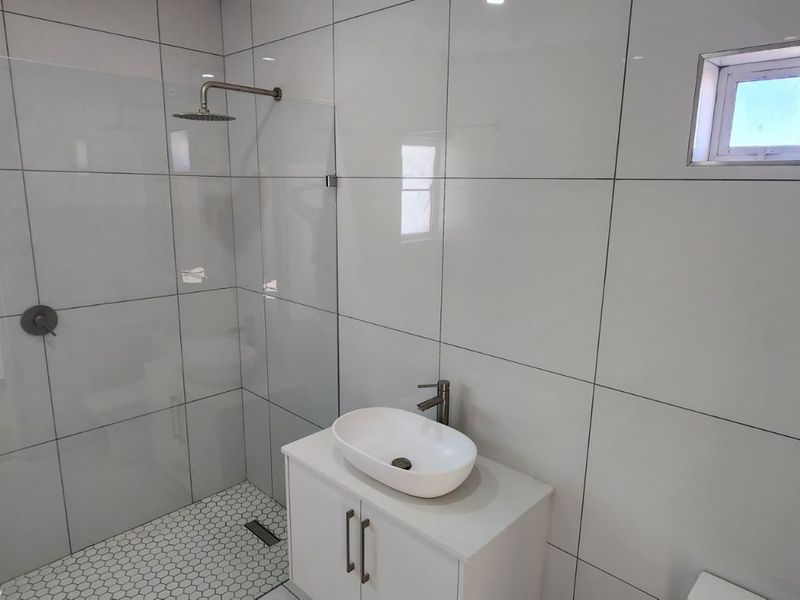 House For Sale in Mount Royal Golf Estate - Photo 9