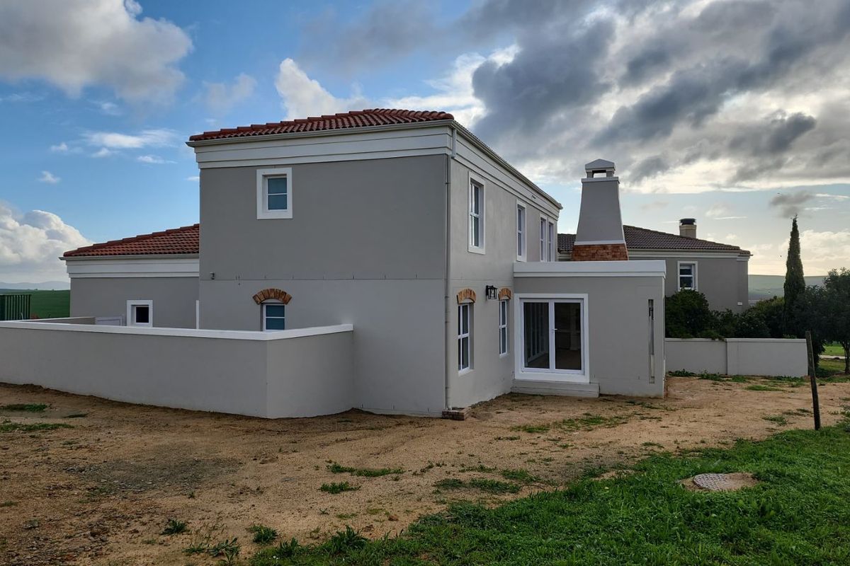 House For Sale in Mount Royal Golf Estate - Photo 3