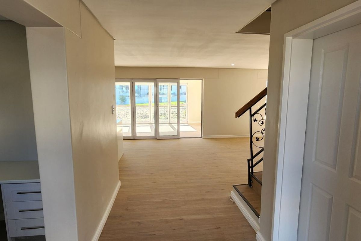 House For Sale in Mount Royal Golf Estate - Photo 4