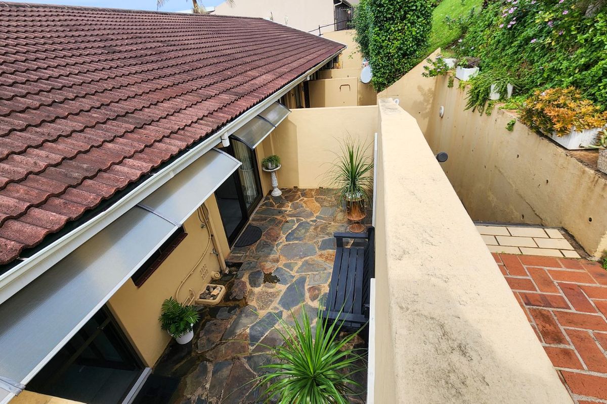 Townhouse For Sale in Shakas Rock - Photo 5
