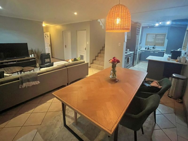 Townhouse For Sale in Bryanston - Photo 8