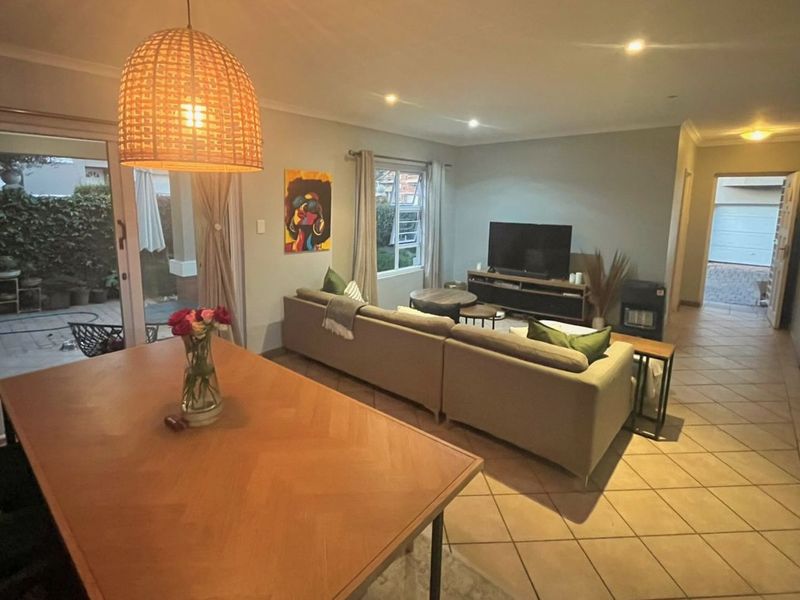 Townhouse For Sale in Bryanston - Photo 7