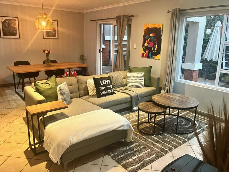 Townhouse For Sale in Bryanston - Photo 3