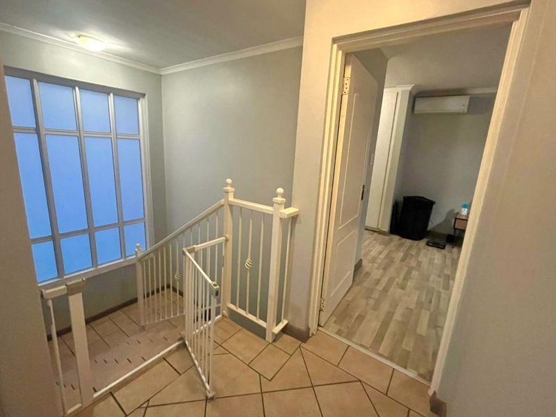 Townhouse For Sale in Bryanston - Photo 10