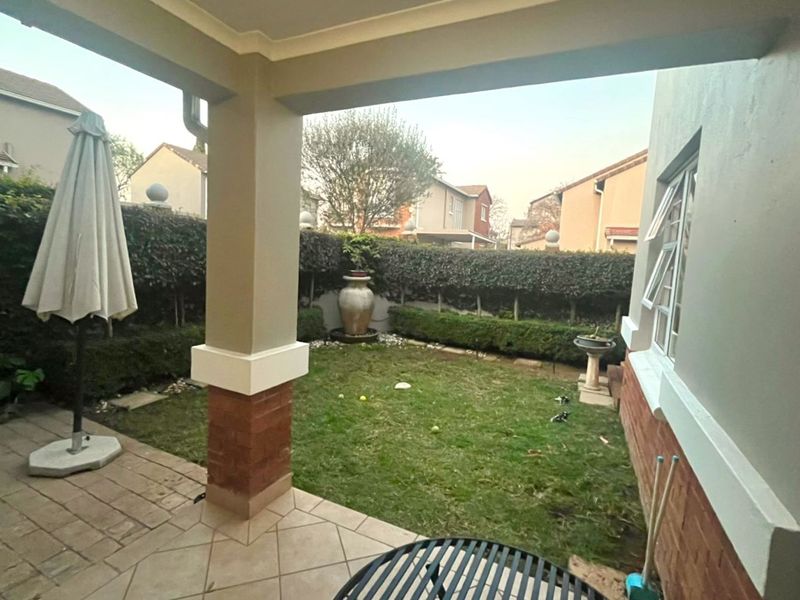 Townhouse For Sale in Bryanston - Photo 4
