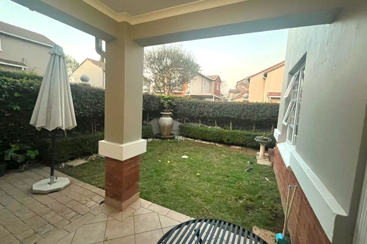 Townhouse For Sale in Bryanston - Photo 4