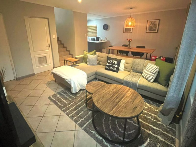 Townhouse For Sale in Bryanston - Photo 5