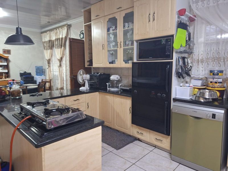 House For Sale in Cullinan Central - Photo 2