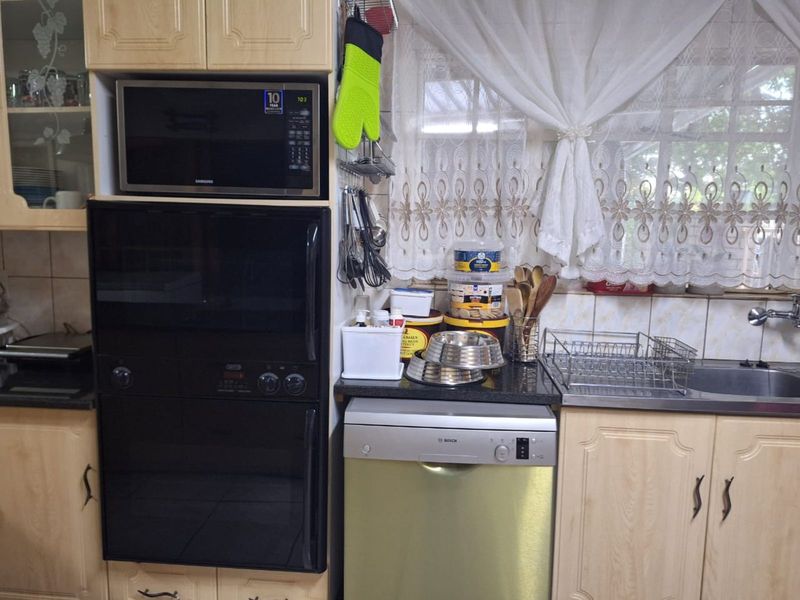 House For Sale in Cullinan Central - Photo 3