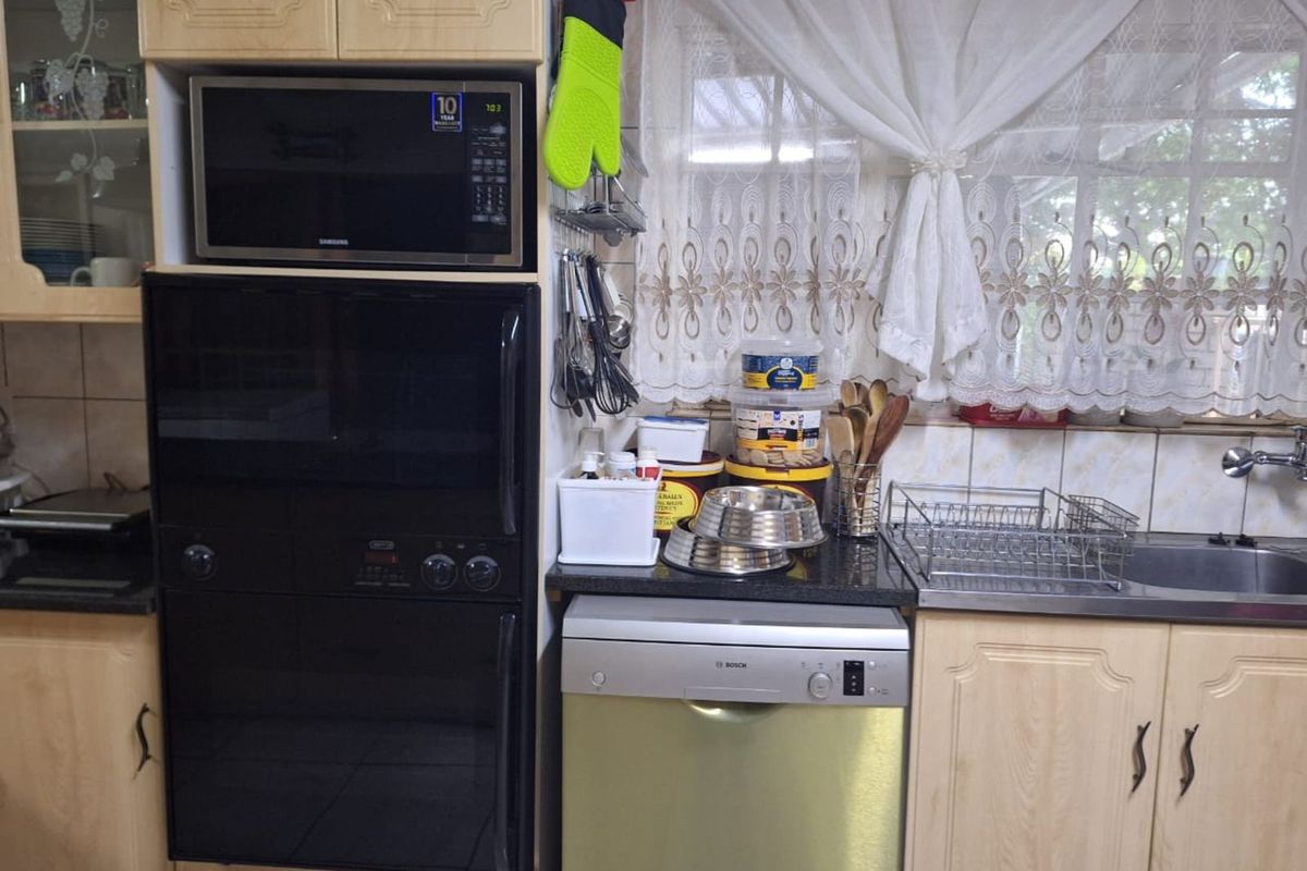 House For Sale in Cullinan Central - Photo 3