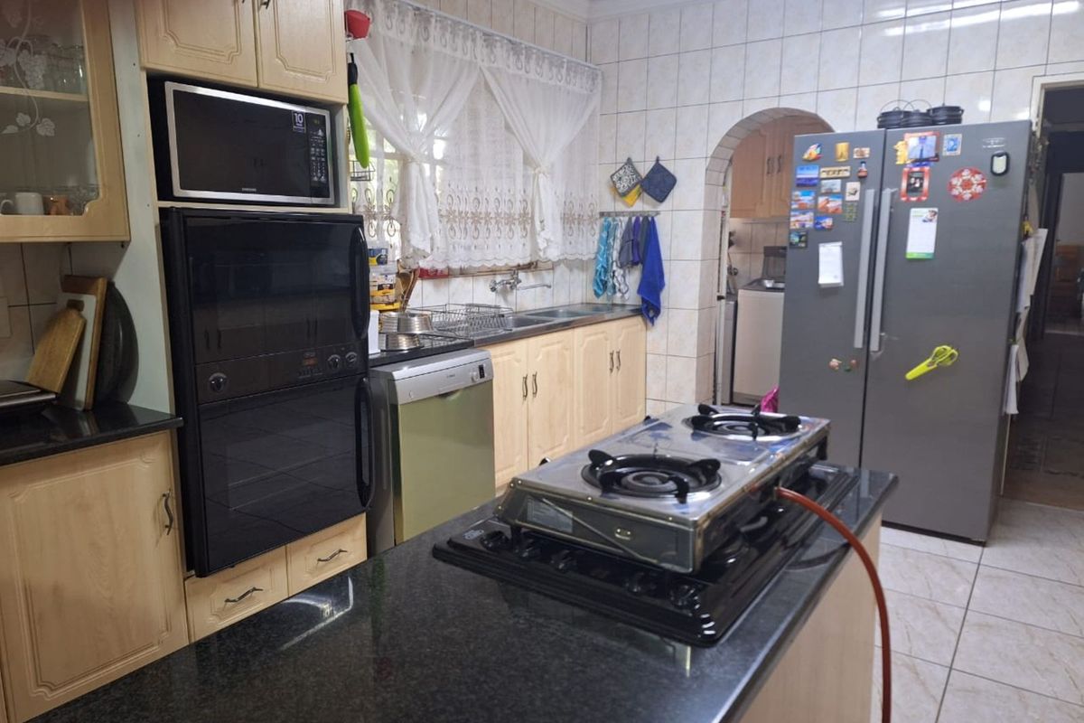 House For Sale in Cullinan Central - Photo 4