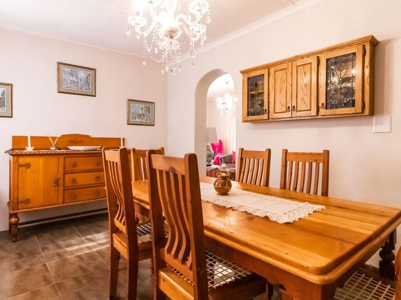House For Sale in Montagu Central - Photo 6