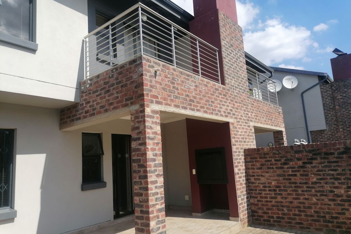 Apartment For Sale in Doornpoort - Photo 3