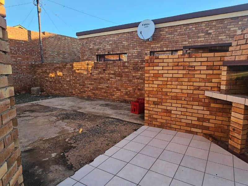 House For Sale in Homestead - Photo 6