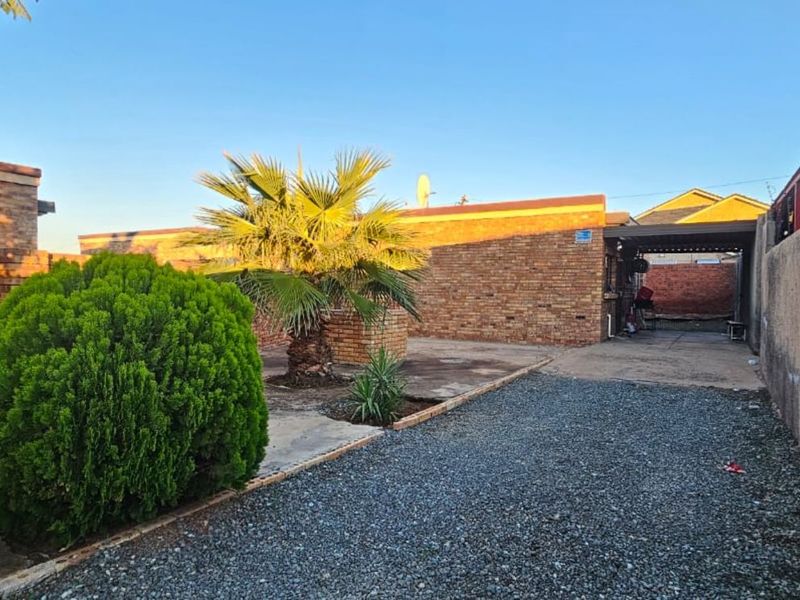 House For Sale in Homestead - Photo 4