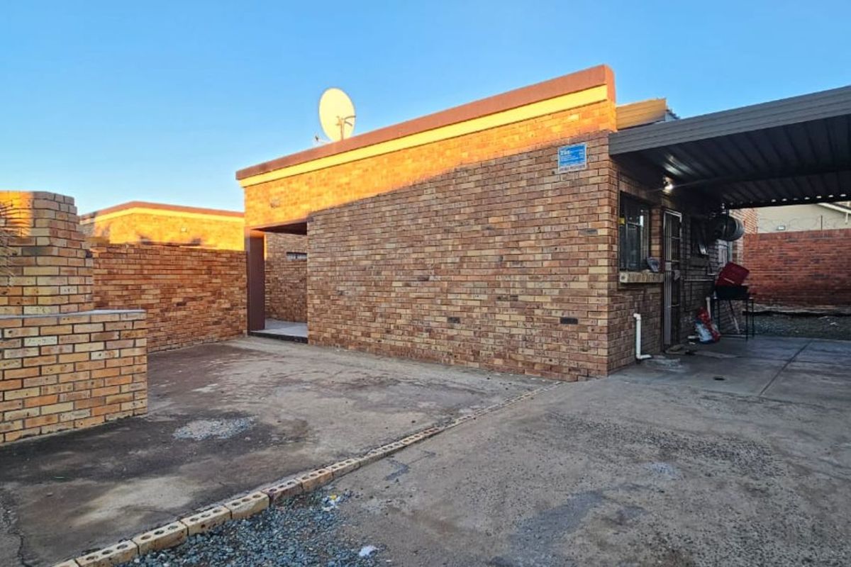 House For Sale in Homestead - Photo 2