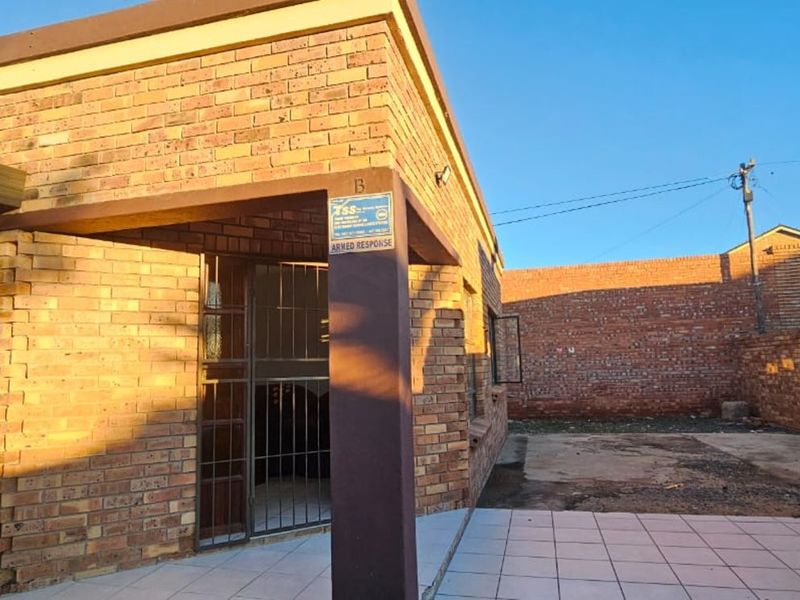 House For Sale in Homestead - Photo 3