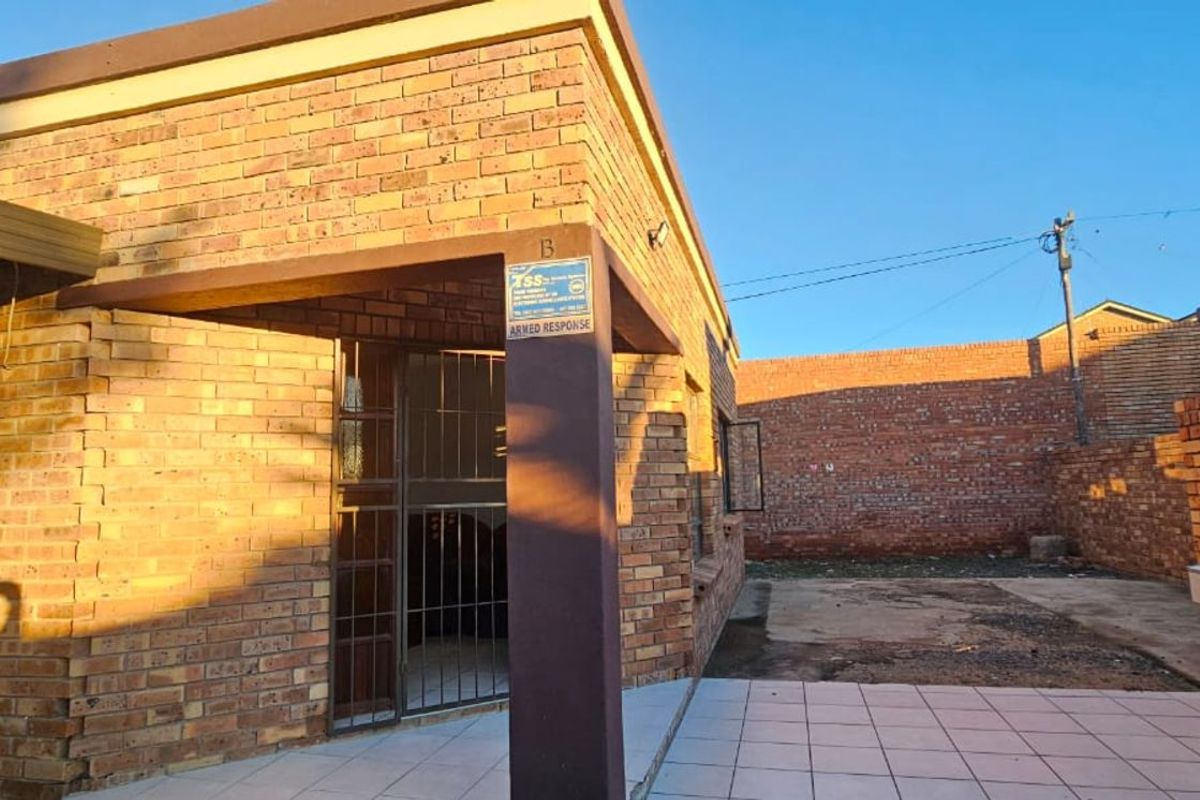 House For Sale in Homestead - Photo 3