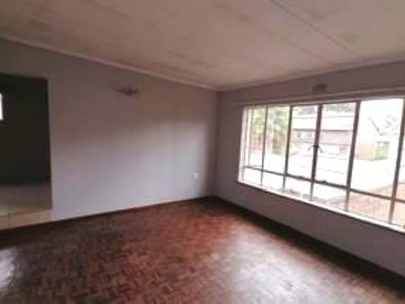 House For Sale in Windsor West - Photo 10