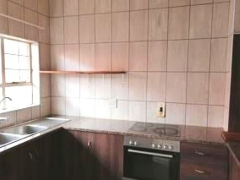 House For Sale in Windsor West - Photo 5