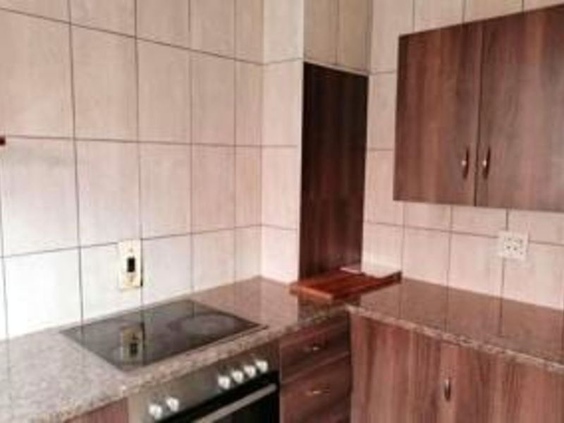 House For Sale in Windsor West - Photo 6