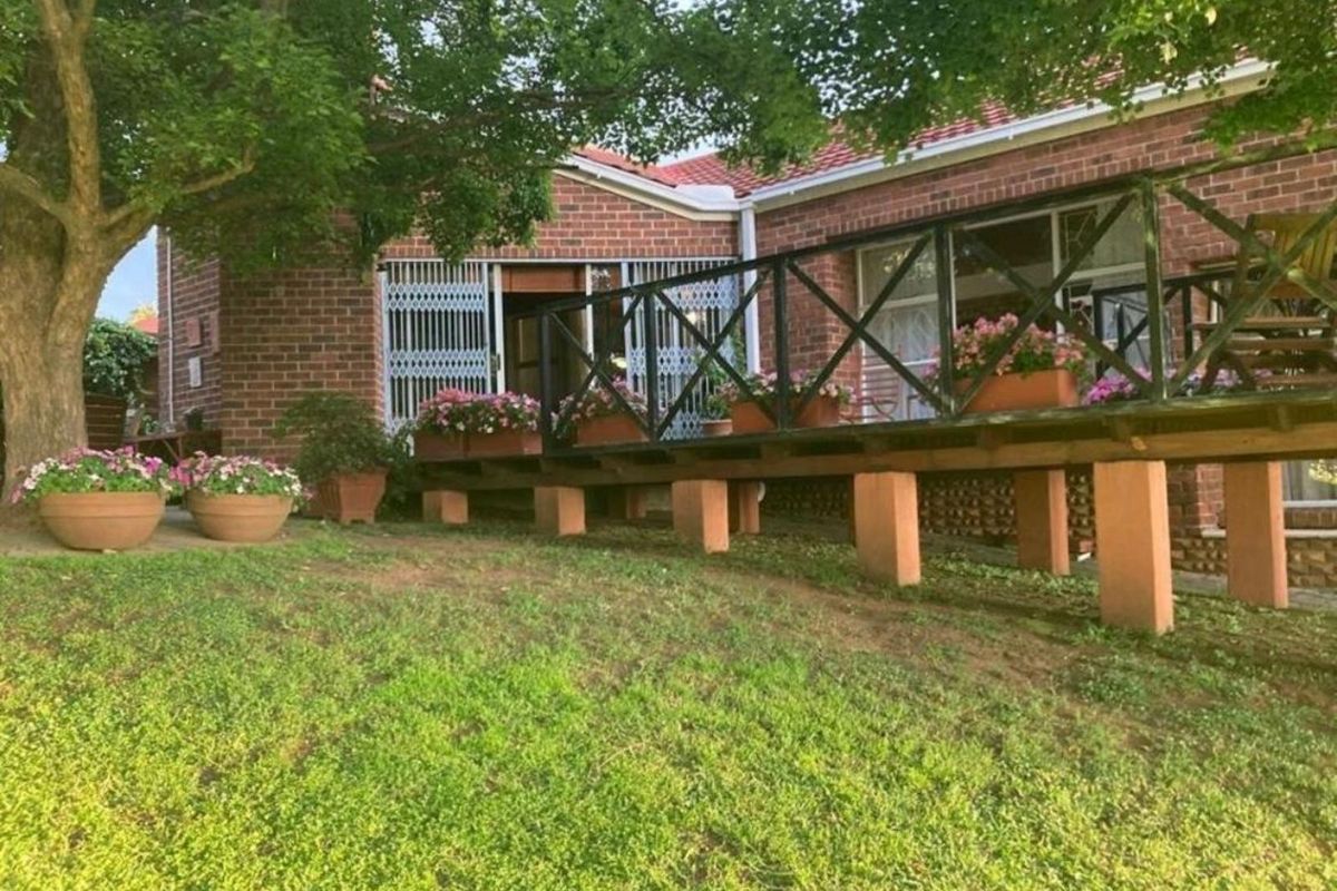 House For Sale in Volksrust Central - Photo 4