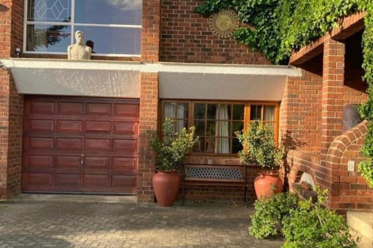 House For Sale in Volksrust Central - Photo 2