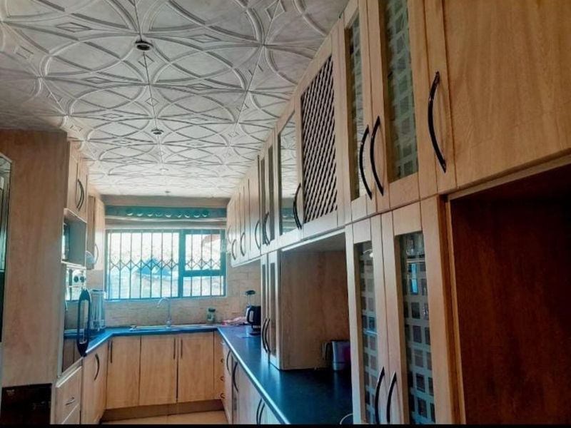 House For Sale in Esther Park - Photo 5